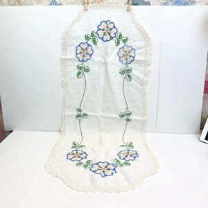 Floral Embroidered Rectangular Table Runner Decor Vintage Cottagecore 38” x 15”